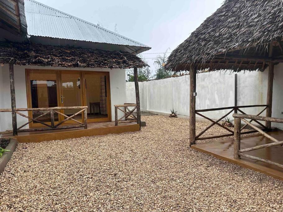 B Home Zanzibar 키웬그와 외부 사진